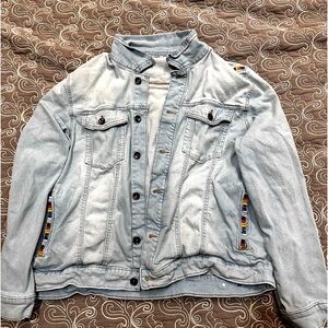 This is a Sonoma Community jacket! It’s an XXL (2X) like new! 🌈